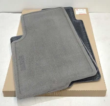 New OEM genuine GM Floor Mats 2002-2007 Saturn Vue Carpet original 22723901 grey