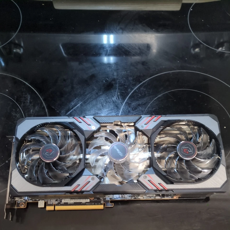 ASRock AMD Radeon RX 6750 XT Phantom Gaming 12GB GDDR6 Graphics Card - Image 2 of 4