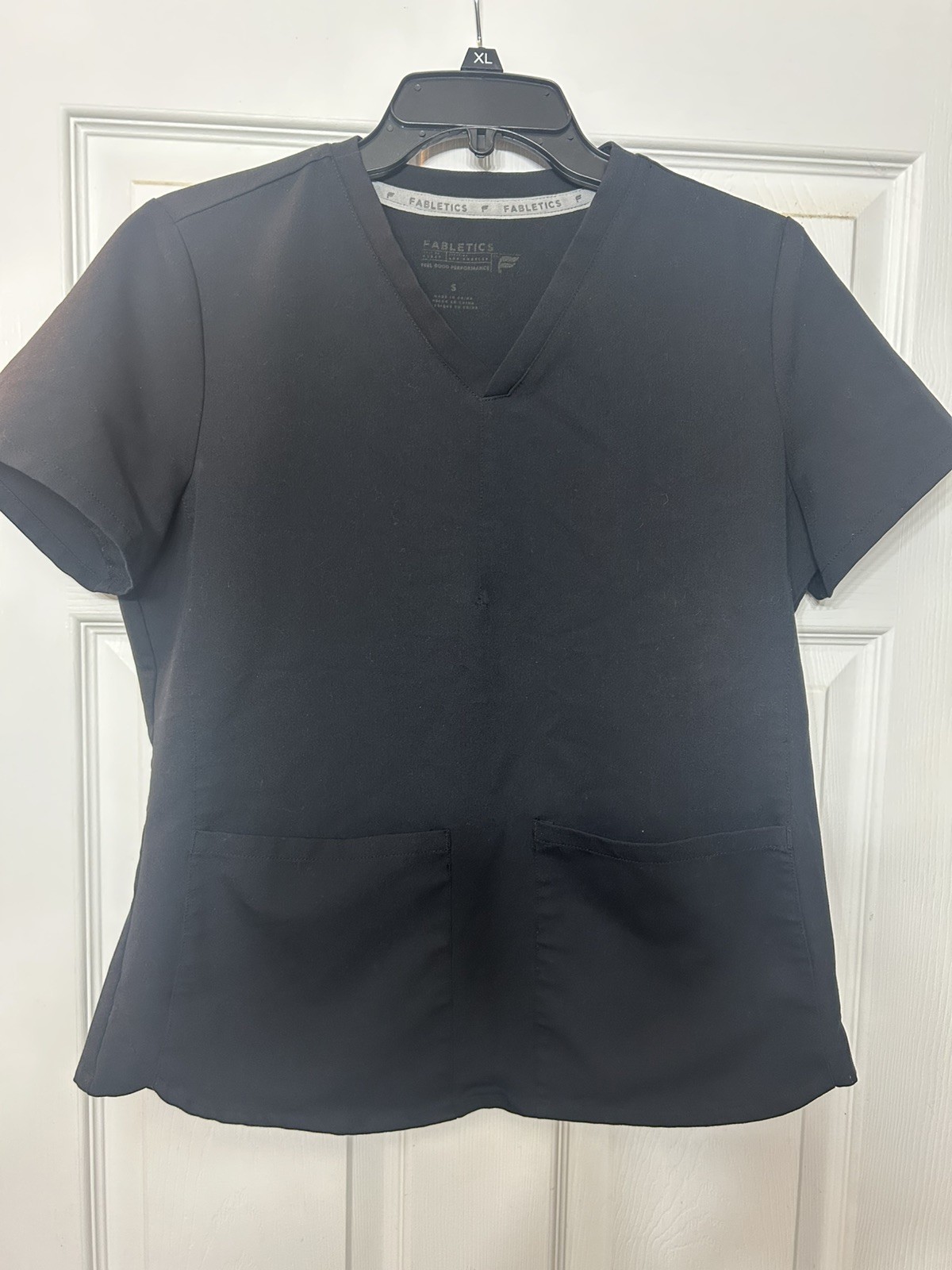 Fabletics Black V-Neck Method 2-Pocket Scrub Top … - image 1