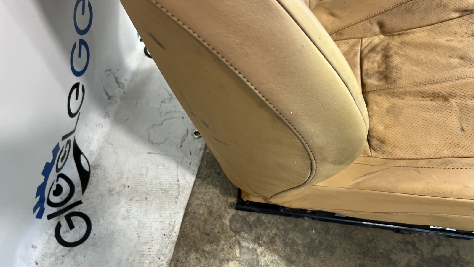 07-17 ASTON MARTIN VANTAGE FRONT BUCKET LEATHER RIGHT FRONT RH SEAT  OEM