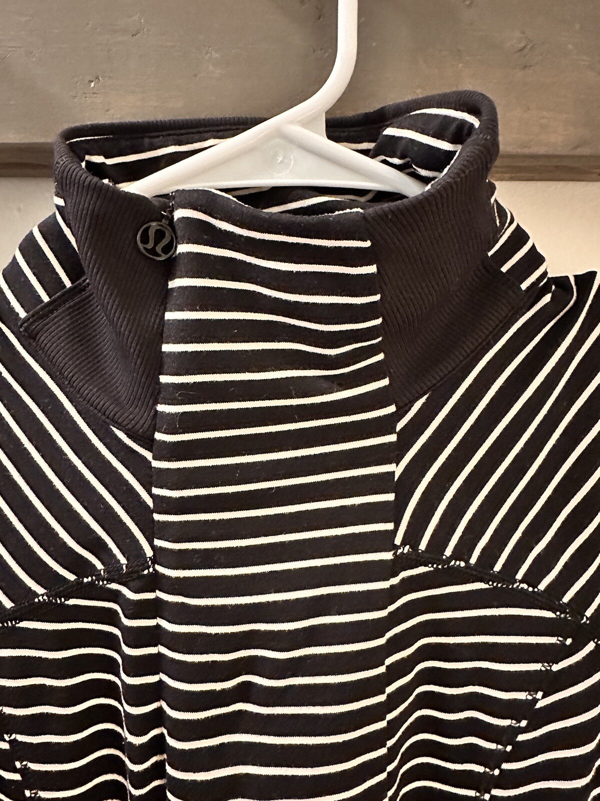 Lululemon Base Runner Pullover Top Half Zip Strip… - image 4