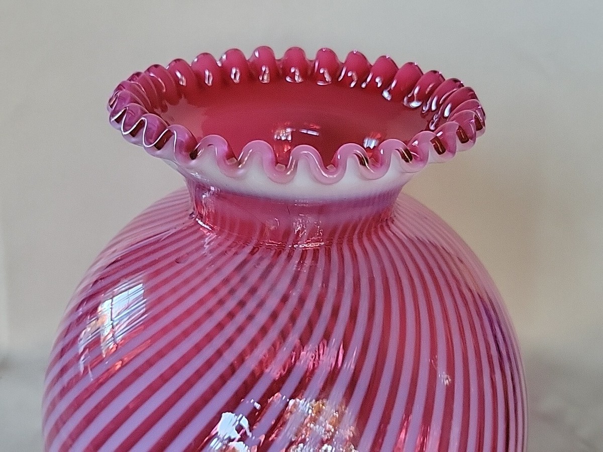 fenton opalescent ビンテージ　ガラス製 花瓶 Fenton for QVC 2001 Glass Willow Green Opalescent HP Vase