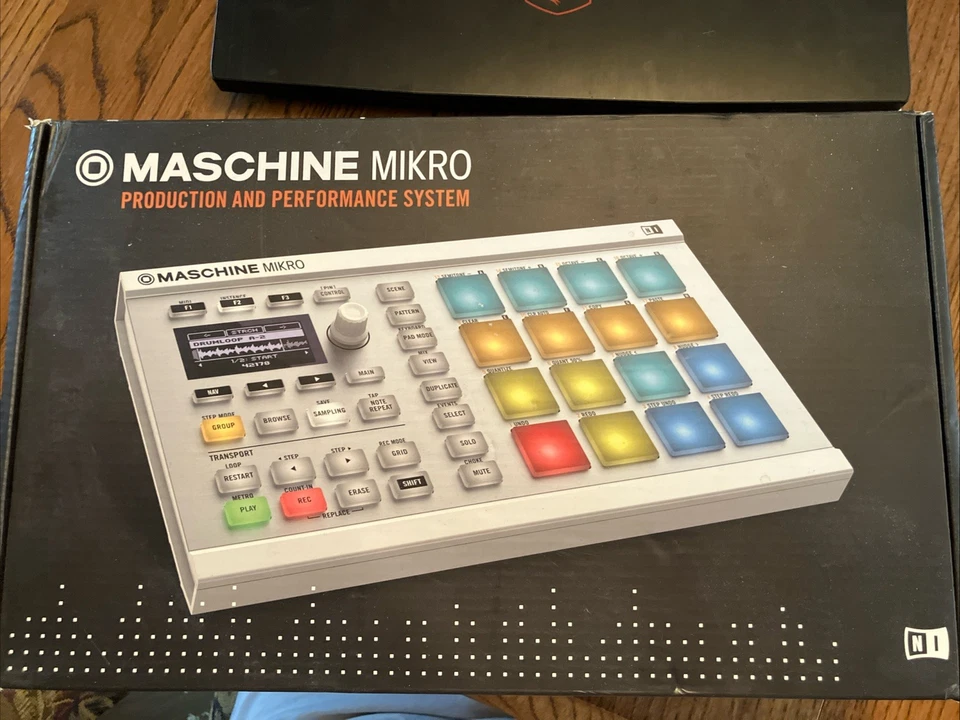 Native Instruments Maschine Mikro MK2 - Image 2 of 4