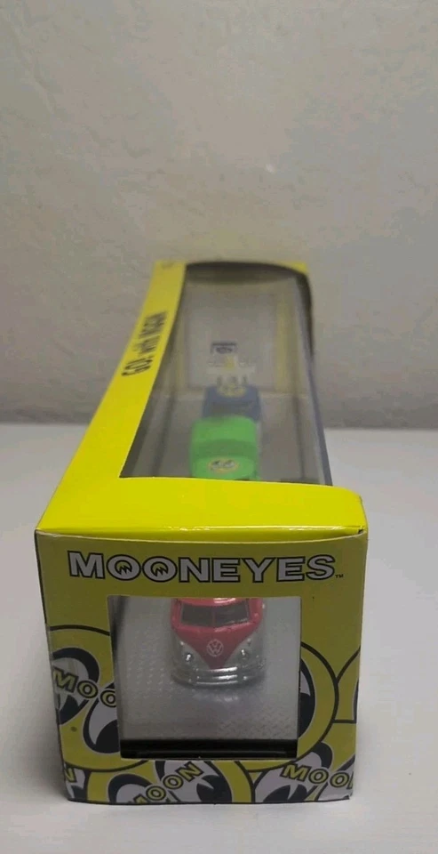 M2 MOONEYES 1960 Three Volkswagen single Cab Trucks Canvas Top, Tow Truck New  - Image 2 of 4