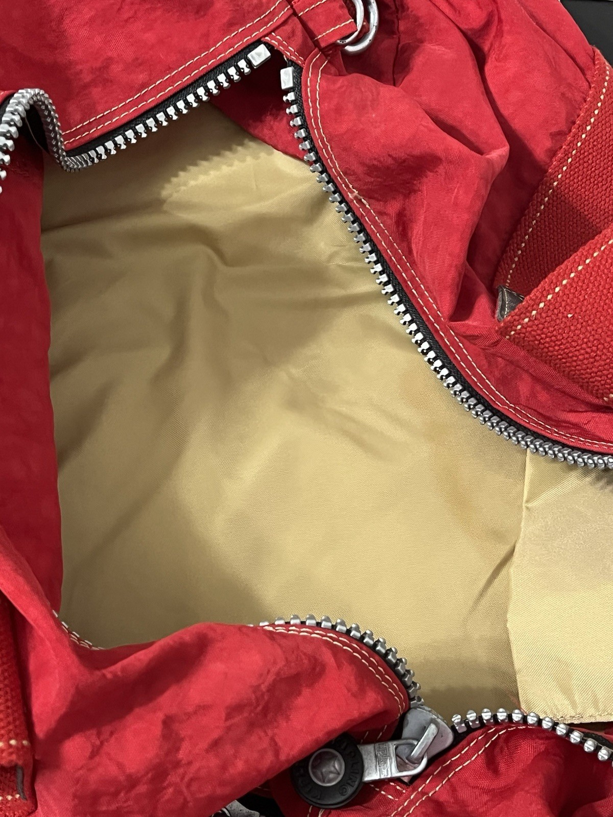 VTG. Kipling Duffle Bag Large Red Nylon Expandable Travel Weekend Zip