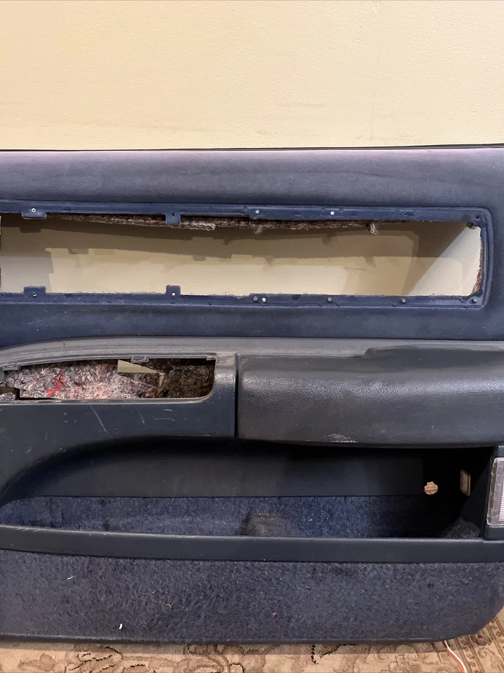 91 92 93 94 95 96 1996 Buick Roadmaster tela azul panel de puerta derecha Foto 3 de 4