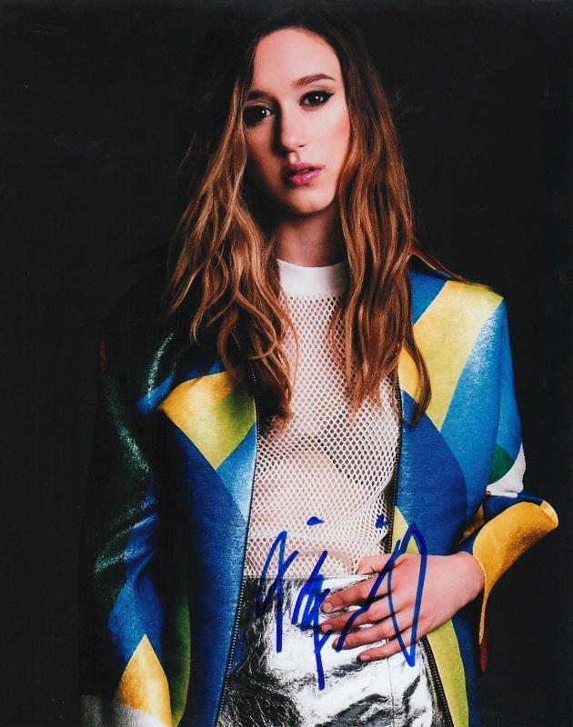 タイッサ・ファーミガ直筆サイン入り超 特大写真…Taissa Farmiga … タイッサ・ファーミガ直筆サイン入り超 特大写真…Taissa Farmiga