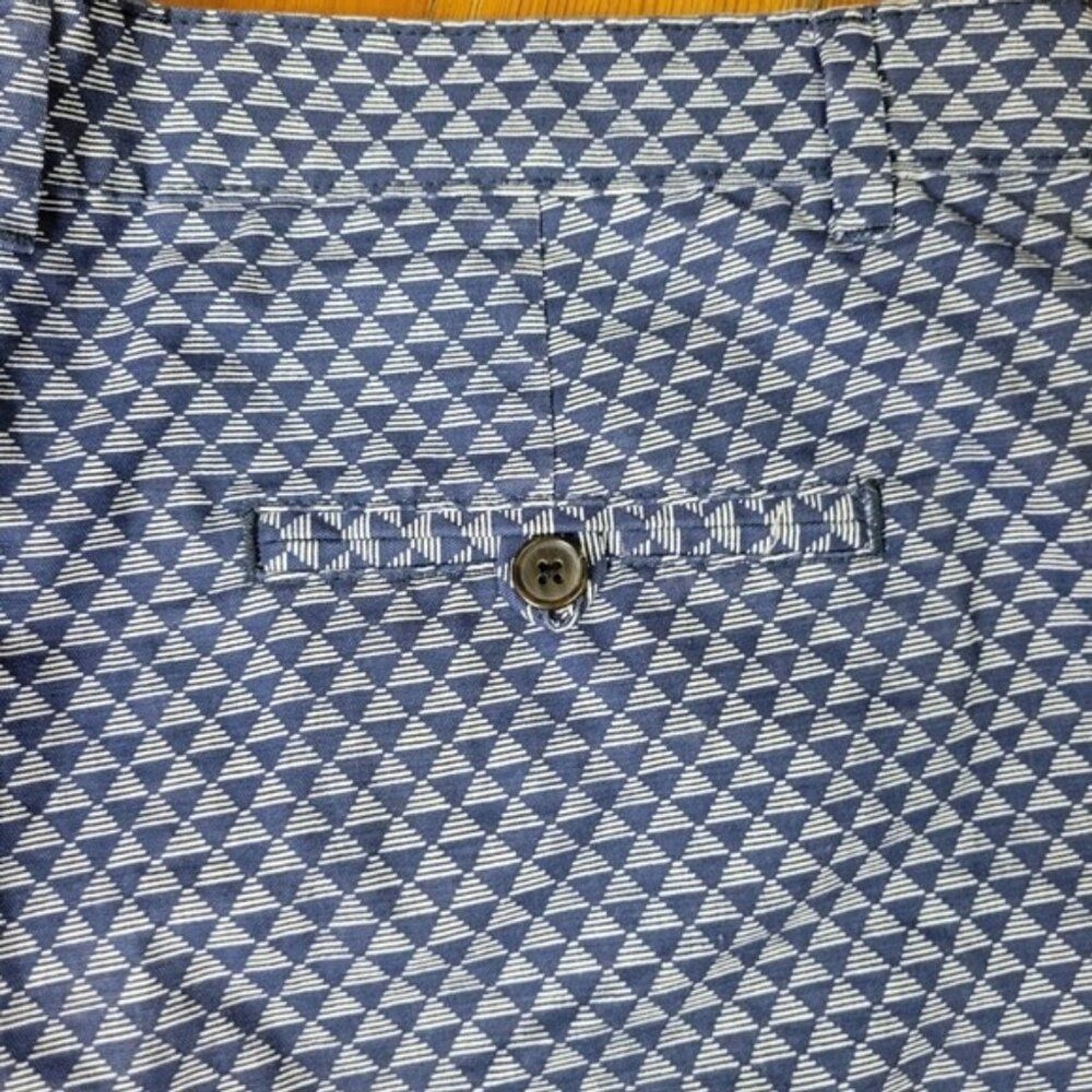 Gap Flat Front Geometric Triangle Shorts Size 10R… - image 7