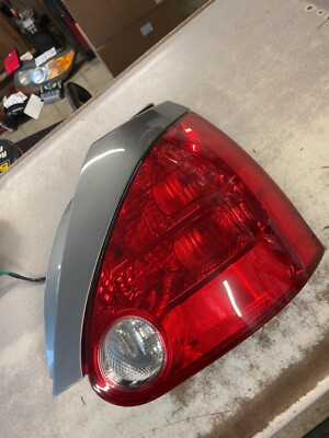 Tail Light Assembly NISSAN MAXIMA Right 04 05 06 07 08 RH REAR LAMP OUTER