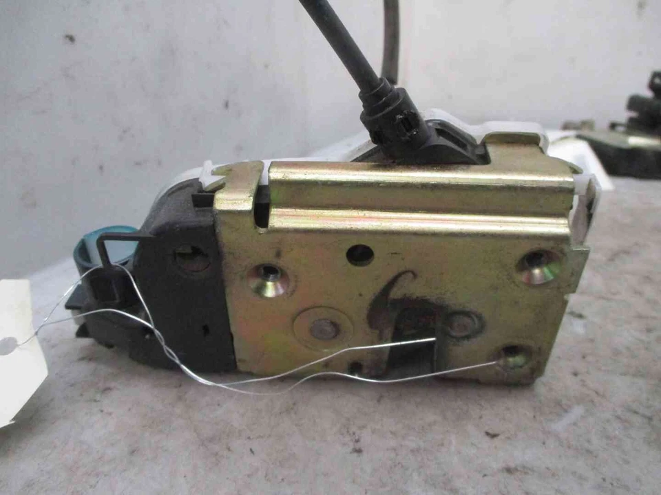 Serrure porte avant droit 9136P9 Citroen C3 PLURIEL I - Photo 3/3