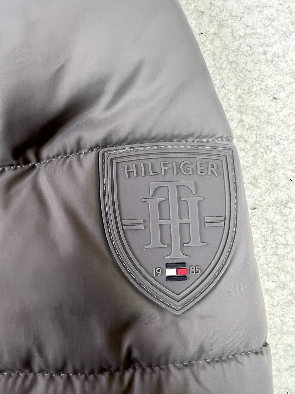 Tommy Hilfiger Puffer Coat Womens Medium Gray Faux Fur Hood Primaloft Insulated thumbnail 5