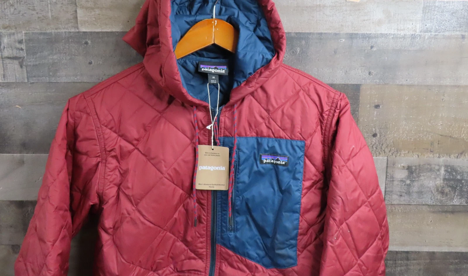 Patagonia Jacket Mens XS Red Diamond Quilted Bomber Hoody Hooded Insulated Zip