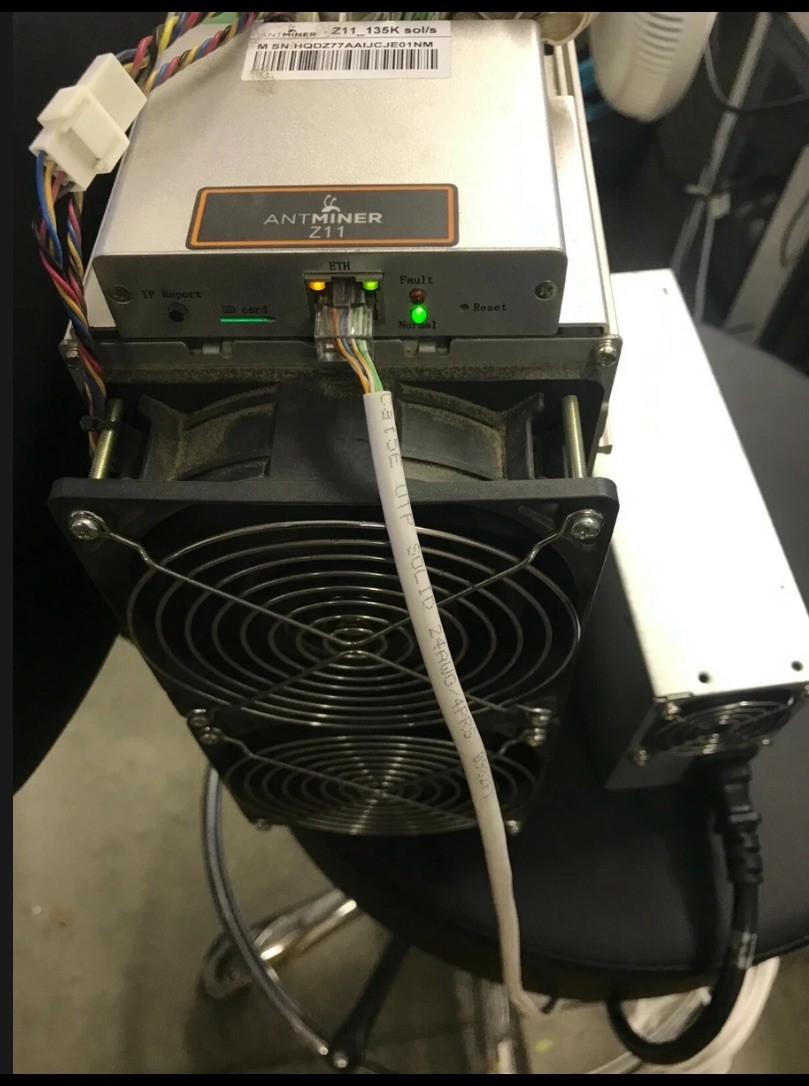 Bitmain Antminer Z11 135ksol w/APW7 1800 watt PSU | Equihash Miner