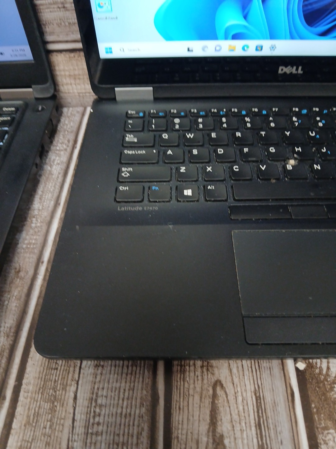 Dell Latitude 5491, 14-Inch Laptop, with Intel Core i7-8850H, 256 GB SSD (Solid State Drive), Windows 11 Pro