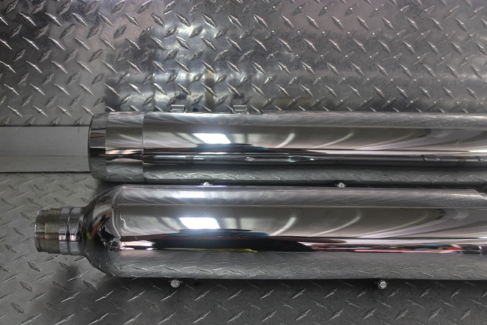 2010 HARLEY-DAVIDSON ELECTRA GLIDE FLHT SILENCIADOR ESCAPE 64768-09 - Imagem 2 de 4