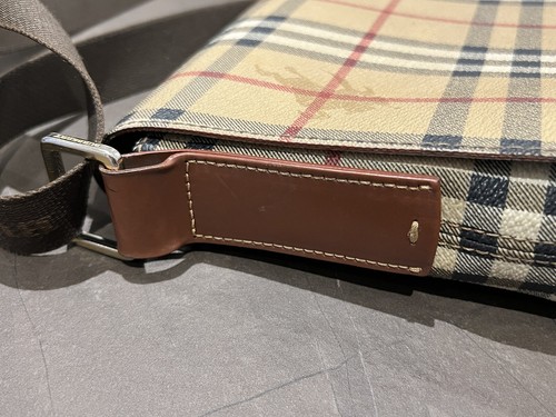 BORSA MESSENGER A TRACOLLA VINTAGE BURBERRY BEIGE/TAN NOVAS IN TELA PRE-AMATA - Foto 22 di 22