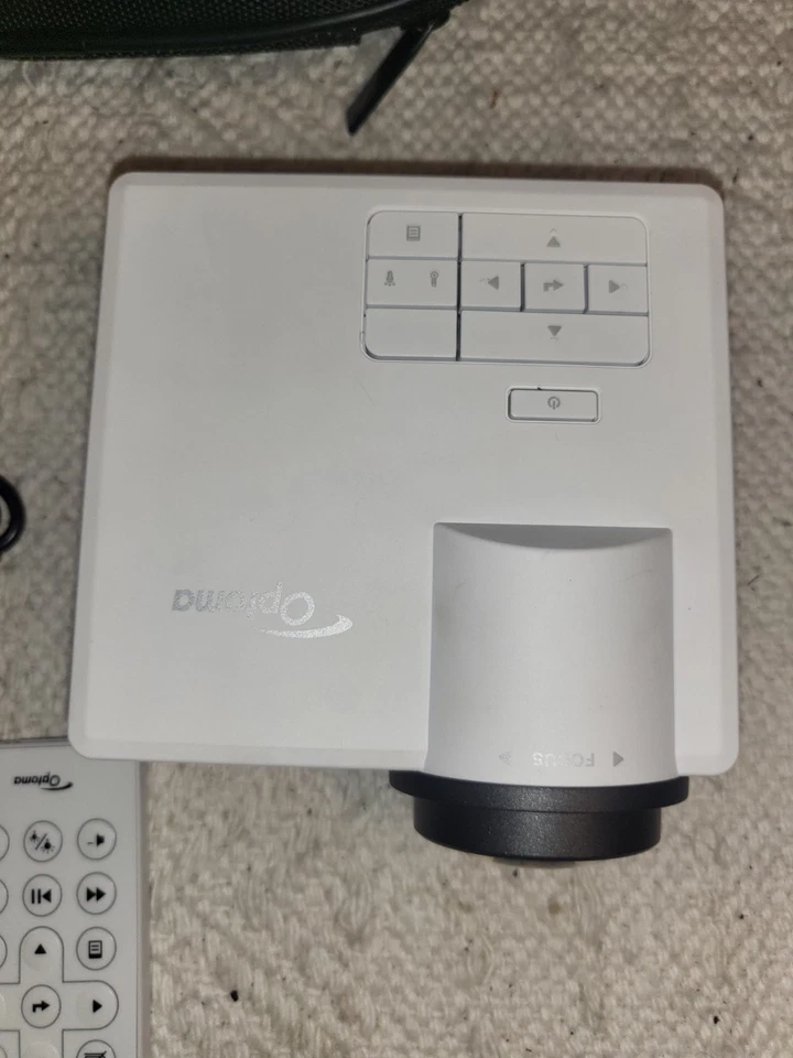 Optoma ML1050ST+ compact, portable short-throw LED projector - Image 3 of 4