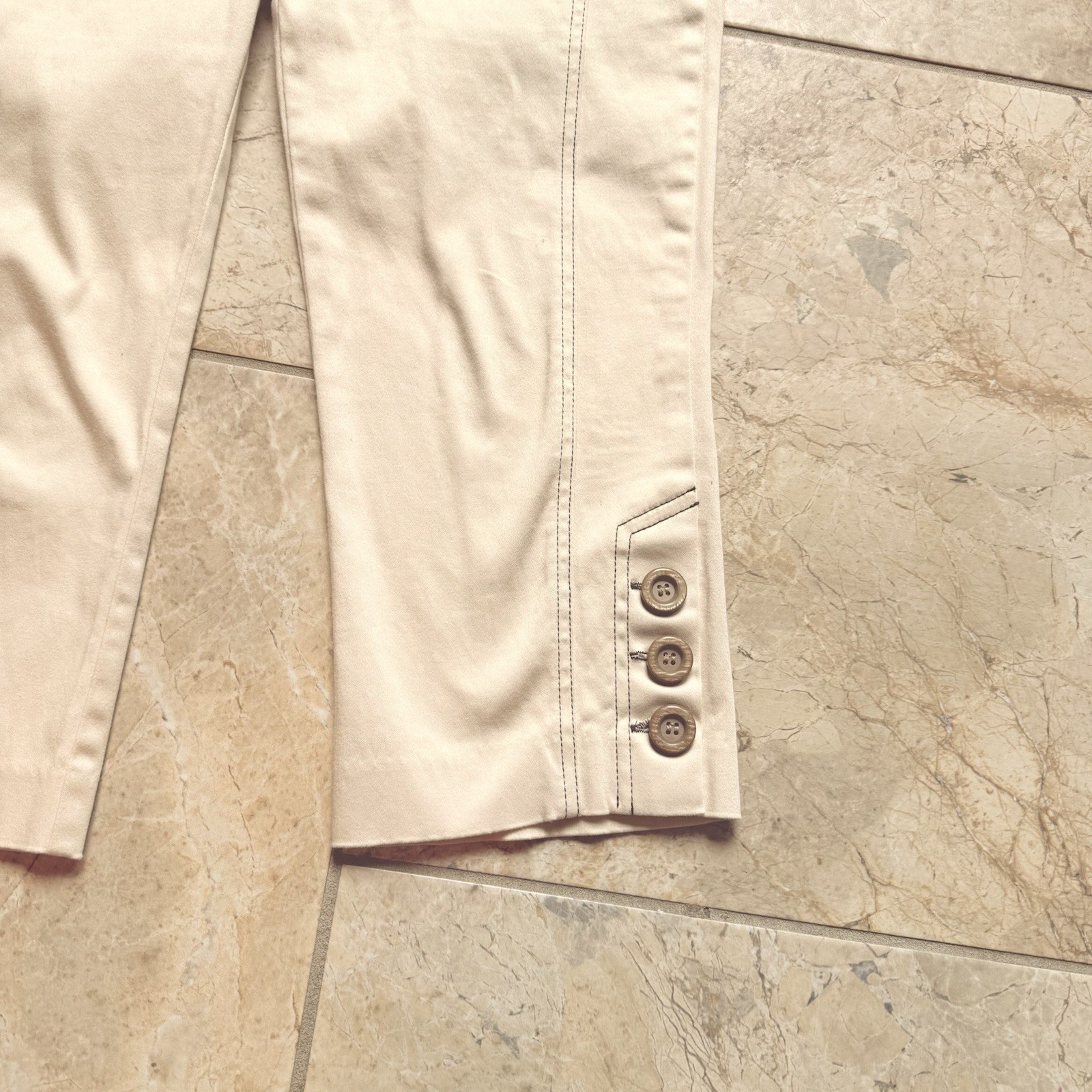 Vintage Cache Beige Capris with Button Details Si… - image 3