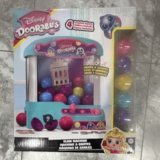 Disney Doorables Claw Machine Playset 4 Figures Lights Sounds 27 Pieces