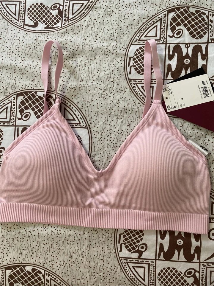 Sujetador para mujer.  Talla grande.  Marca: HM Foto 2 de 4