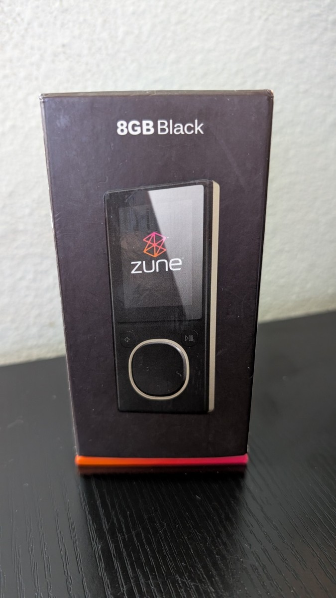 Microsoft Zune 8 Black ( 8 GB ) Digital Media Player for
