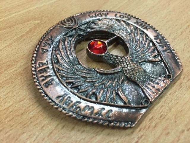 Indiana Jones RA Headpiece, Antique Gold, Solid Metal, Red Jewel, Staff  Stand and Display Plaque at 's Entertainment Collectibles Store