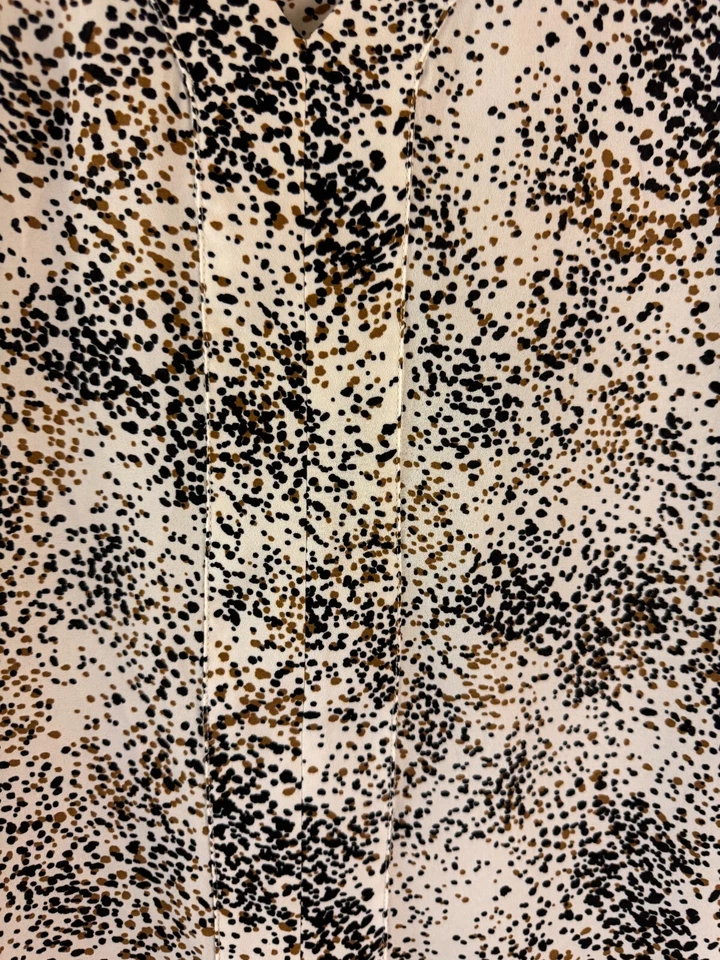 Blusa Top Camisa Mujer 2X Plus Manga 3/4 Volantes Colores Neutros Informal Trabajo Foto 3 de 4