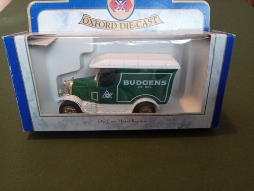 Collection of Cars, Meccano, Car Case and Shelf. - Picture 18 of 19