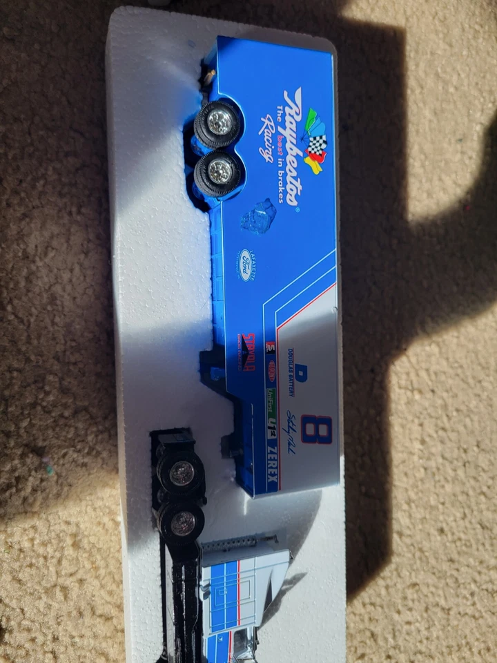 Banco de monedas Racing Champions 1/64 Foto 3 de 4