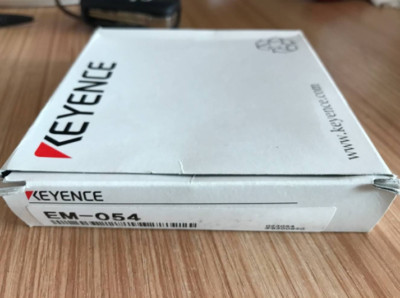 1PC Keyence EM-054 Proximity Sensor EM054 New In Box Free Shipping
