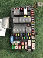 2003-2004 Ford Expedition Engine Fuse Box Assembly Oem 2003-2004 Ford Expedition Engine Fuse Box Assembly Oem