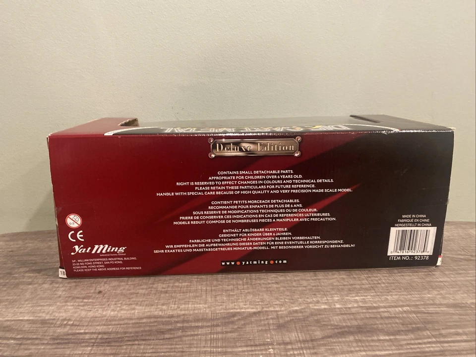 Road Signature 1/18 Scale  - 1979 Pontiac Firebird Trans-Am - Silver 10th -92738 - Image 4 of 4