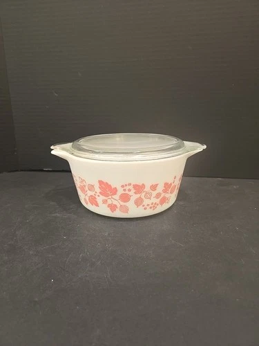 Vintage Pyrex 474-b Gooseberry  Casserole  Dish With Lid Has Chips READ