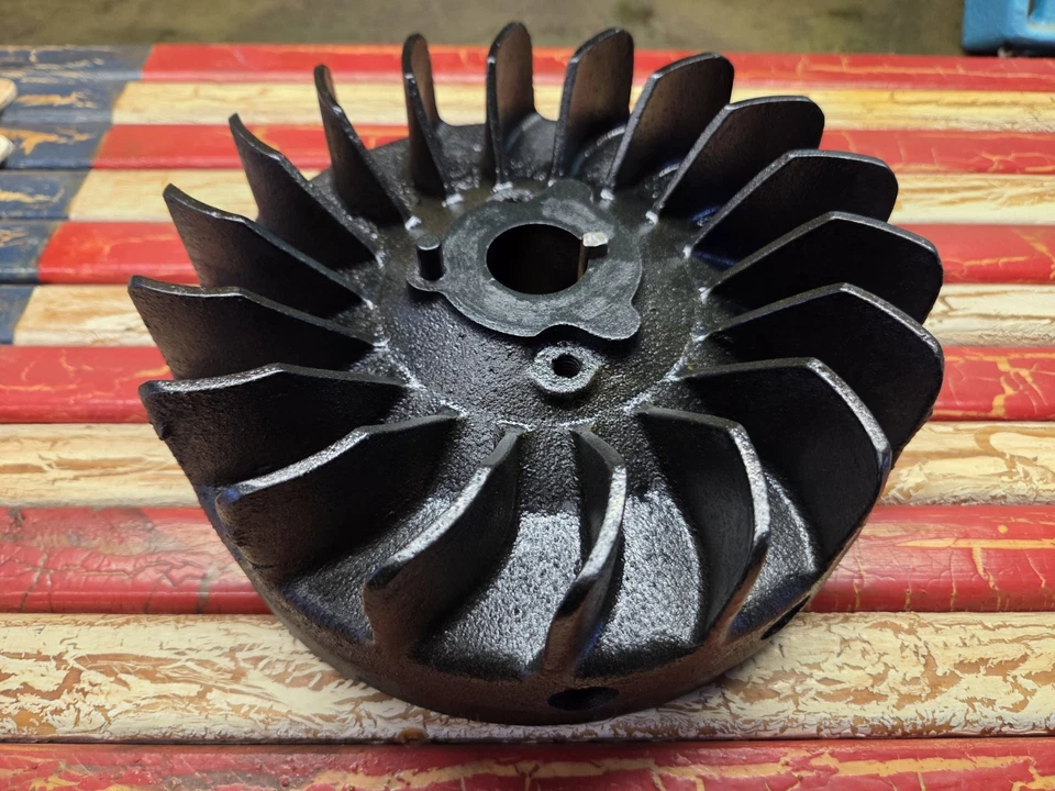 1967 I.H. Volante Cub Cadet. P/N A-235908. Kohler K301AS. 12 HP. - Imagem 4 de 4