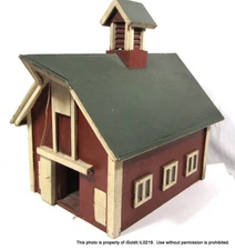 ANTIQUE FOLK ART WOOD BARN Birdhouse