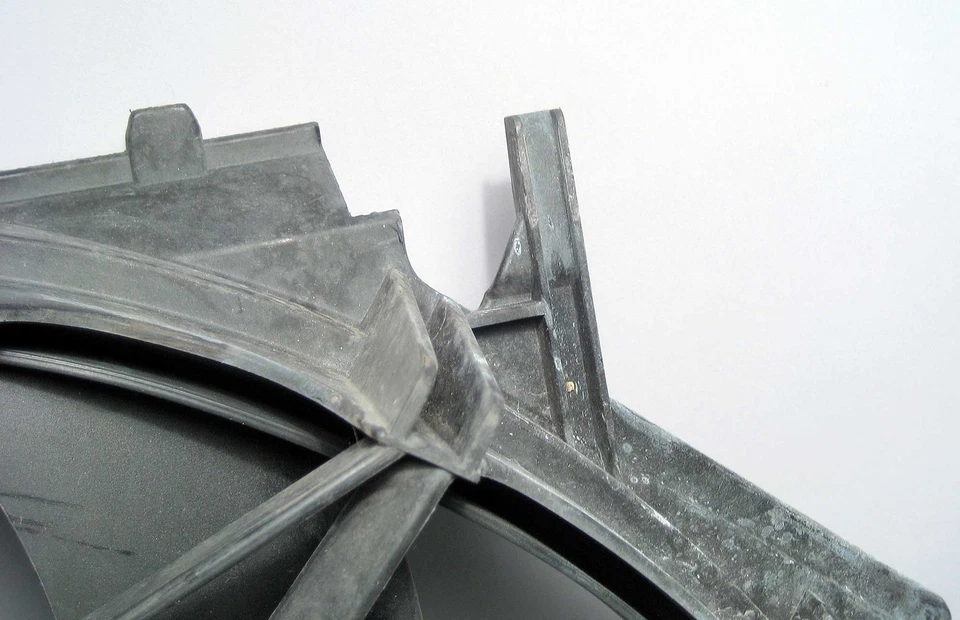 2003-2008 BMW Z4 Roadster Factory 600 Watt Engine Cooling Fan for Auto OEM Foto 4 de 4