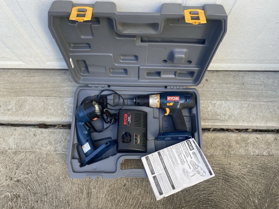 Ryobi Tool 18V Lot - Drill, Flashlight, Charger, Case - Image 2 of 4