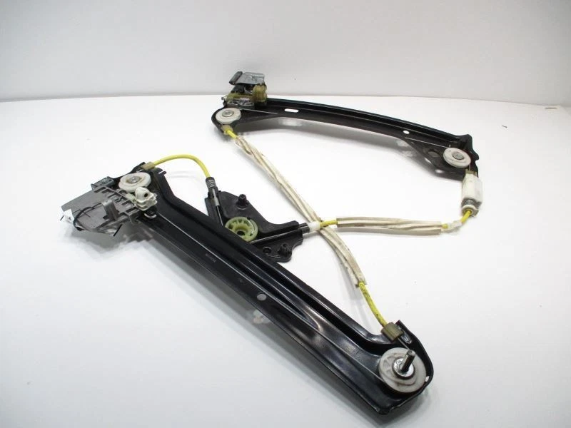 14-19 MERCEDES BENZ CLA LEFT REAR WINDOW REGULATOR 1177300179 44570 - Image 2 of 4