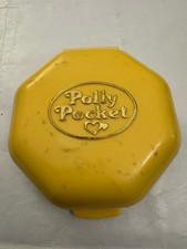 Bluebird Vintage Polly Pocket Pollys Hair Salon 1990 Yellow Compact No Figures