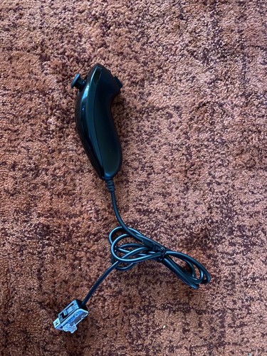 Nintendo Wii Nunchuck (Black) - Picture 2 of 2