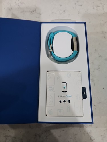 FITBIT CHARGE 2 Heart Rate Monitor Fitness Track, Complete With Box - Picture 2 of 5