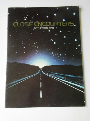 CLOSE ENCOUNTERS OF THE THIRD KIND - ORIGINAL PROGRAM MOVIE BOOK - 1977