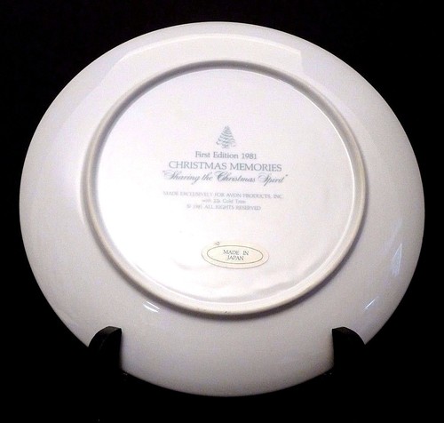 Avon 1981 Sharing the Christmas Spirit 9” Collector Porcelain Plate Original Box - Picture 3 of 7