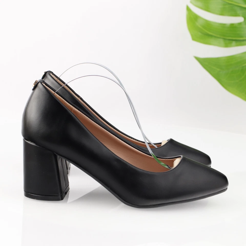 Zapato de vestir Taryn Rose para mujer Maine Pump talla 6 de cuero negro con tacón ancho en punta Foto 4 de 4