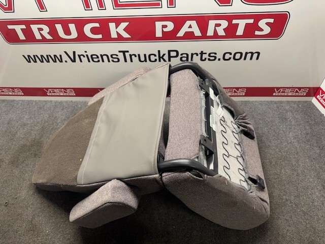KENWORTH S78-1022-1454233 CUSHION ASSY-SEAT TBOX HB MODURA KENWORTH S78-1022-1454233 CUSHION ASSY-SEAT TBOX HB MODURA