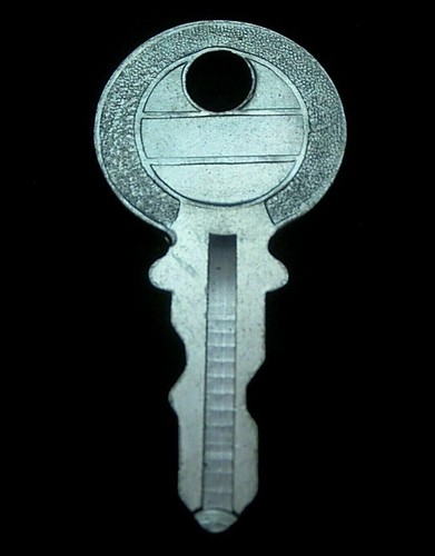 MAXWELL 1922-1924 OEM Ignition Switch KEY #151 Briggs & Stratton Series #151-172 - Picture 2 of 4