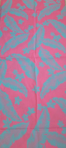 Transpazifische hawaiianische Textilien Stoff Plumeria Blume Palm Blatt heiß rosa