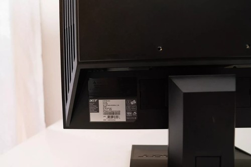 Acer V173 17" 1280x1024 LCD Monitor w/ Stand, VGA and Power Cable included - Picture 3 of 7