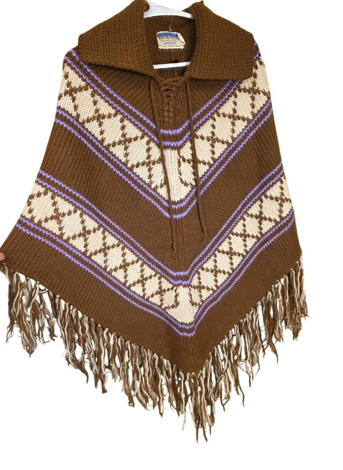 Poncho vintage 100 % acrílico marrón flecos con cordones boho hippie años 70 60 talla única Foto 2 de 4