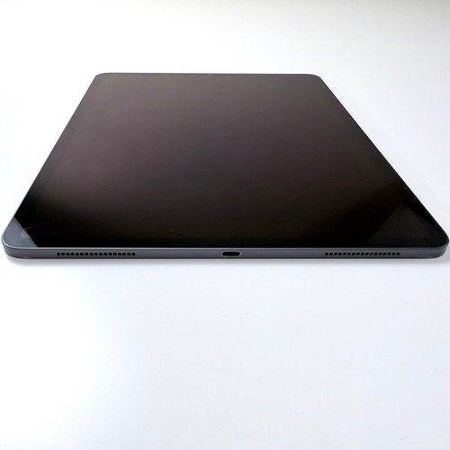 Apple iPad Pro 12.9 in Space Grey 256GB 3rd generation Wi-Fi Face ID USB‑C Port - Picture 7 of 16